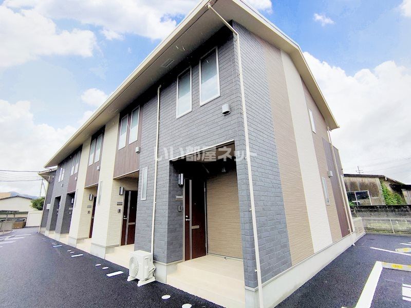 田沼駅より徒歩13分 築4年7ヶ月 2階建の賃貸物件