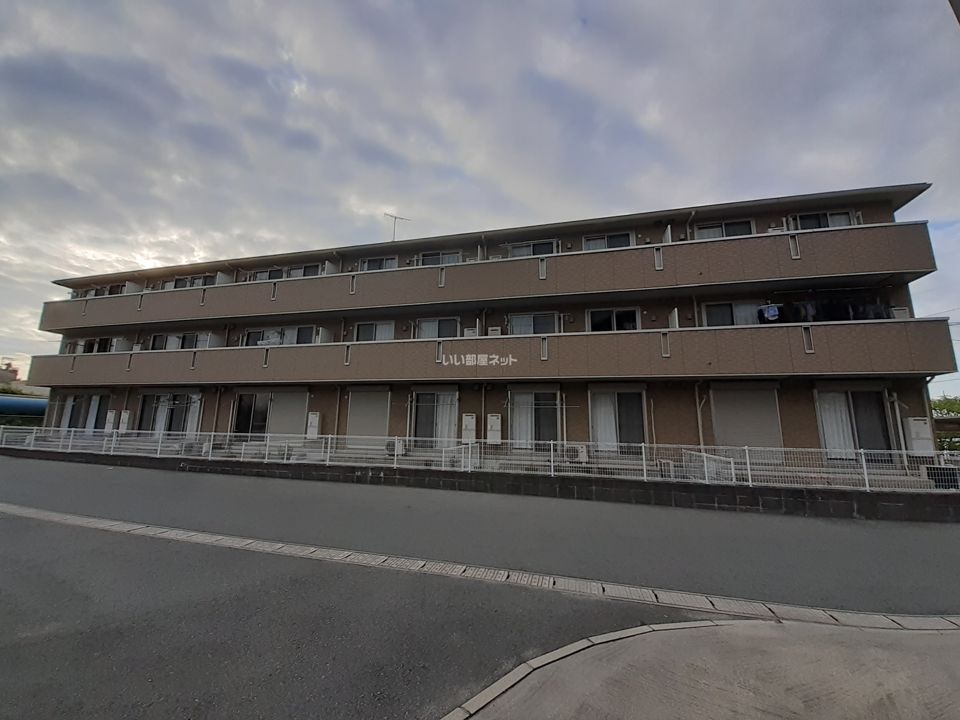 新栄町駅より徒歩14分 築15年9ヶ月 3階建の賃貸物件