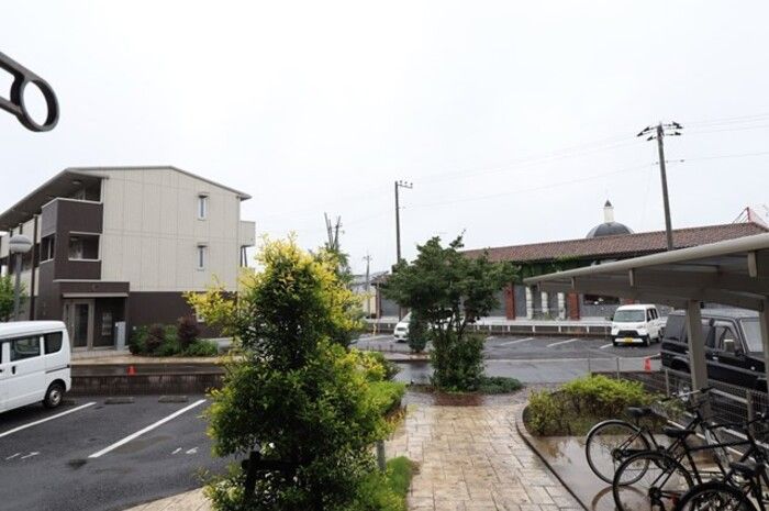 近くに施設あり