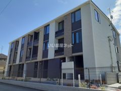 アーモンドアイの外観画像