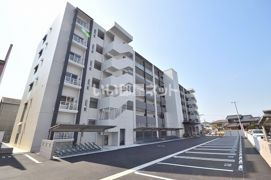 SHINESの外観画像