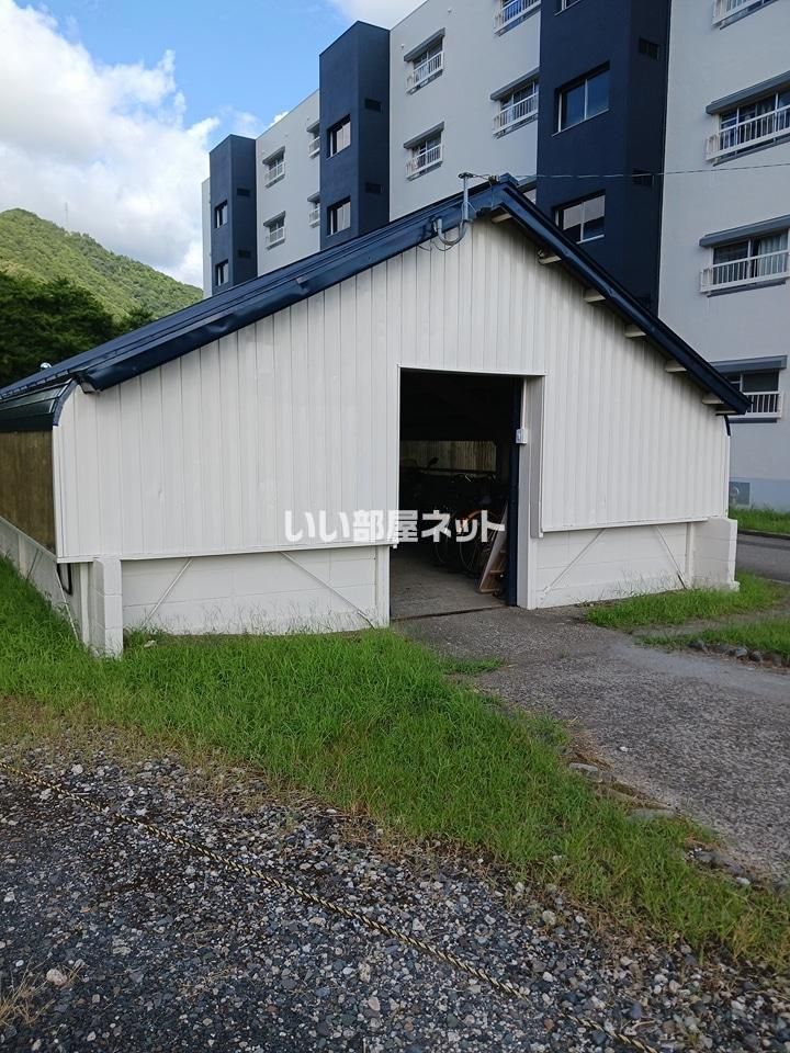 近くに施設あり