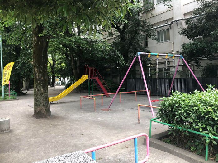 近くに施設あり