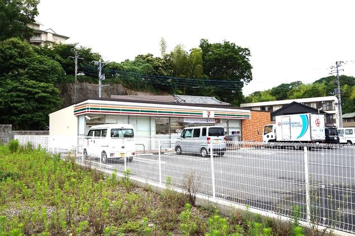 近くに施設あり
