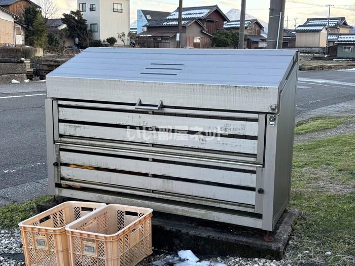 近くに施設あり