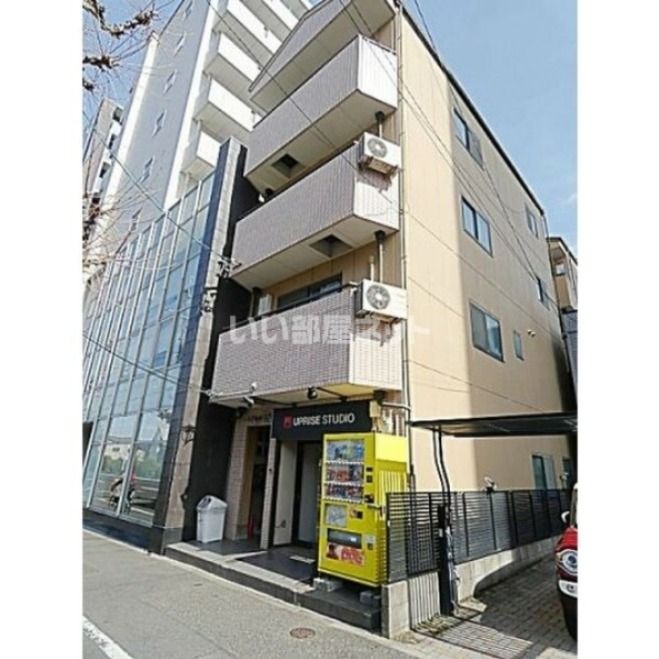 エクセル名商の外観画像