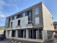 ワールドプレイスEの外観画像