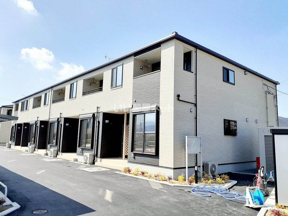 上宇和駅より徒歩5分 築4年4ヶ月 2階建の賃貸物件