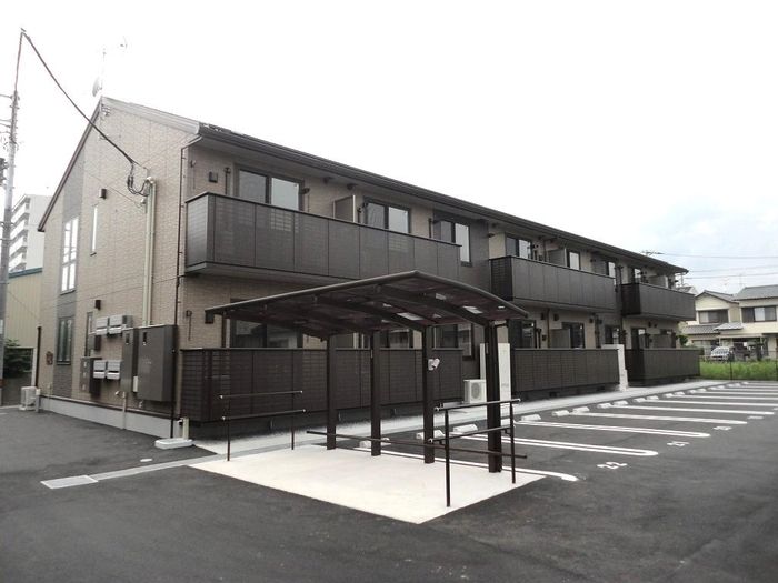  築6年11ヶ月 2階建の賃貸物件