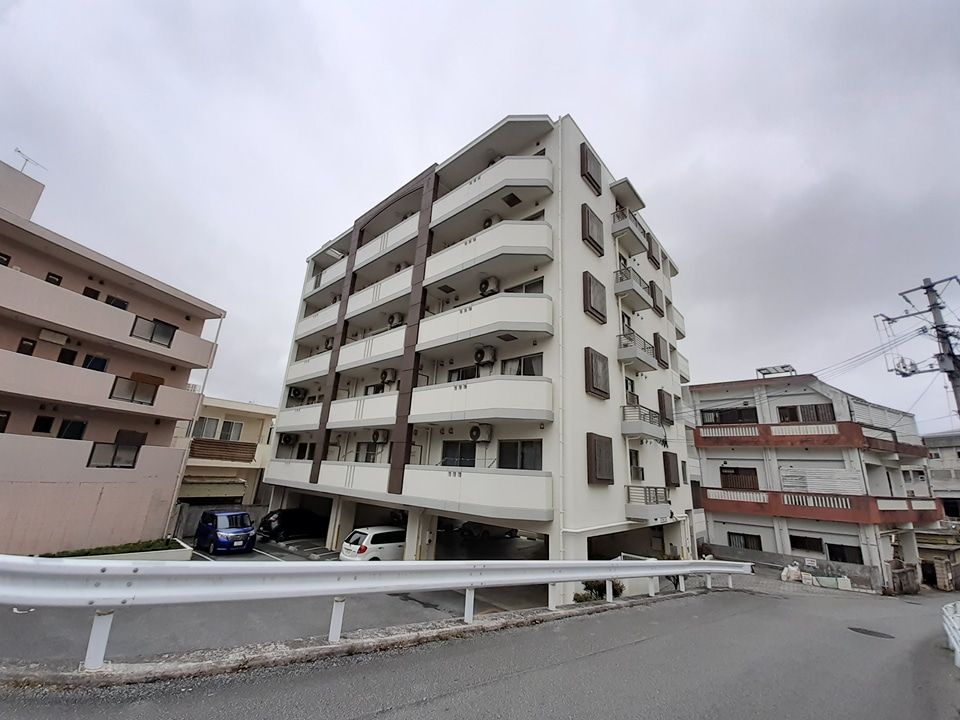  築10年10ヶ月 6階建の賃貸物件