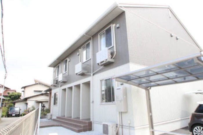 ロイヤルコート曰佐の外観画像