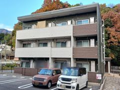 リトルナーレ伴駅前の外観画像