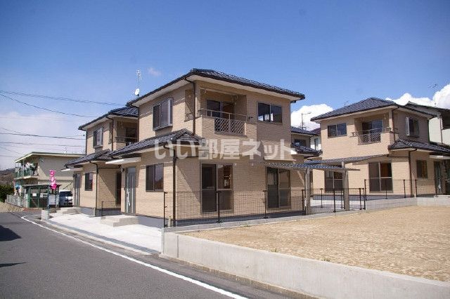 ルミエール坂里 Cの外観画像