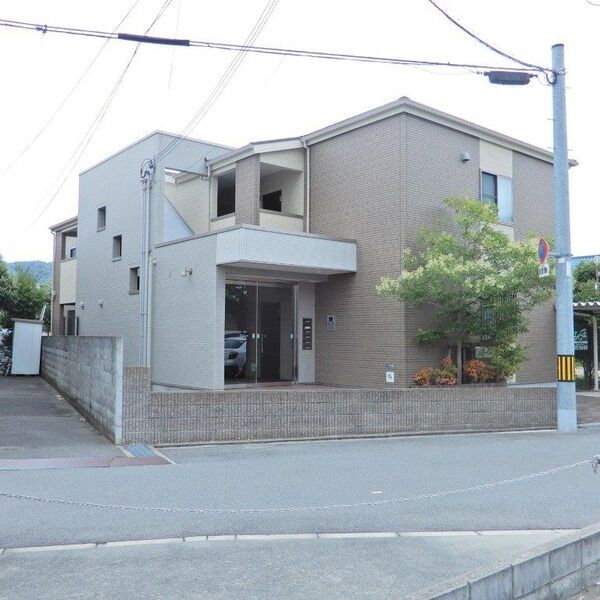 Centro Paese (セントロ パエ-ゼ)の外観画像