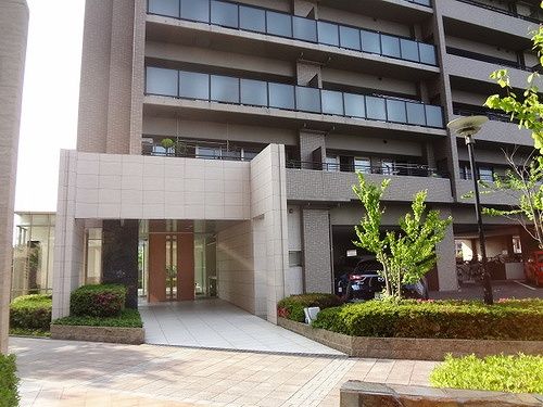 サーパスシティ西古松公園二番館の外観画像