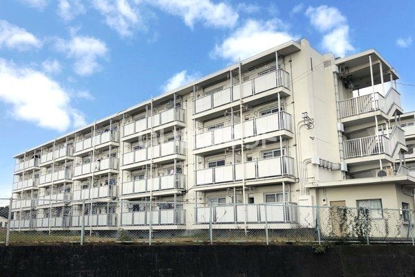 ビレッジハウス石坂2号棟の外観画像