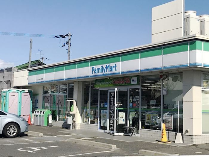 近くに施設あり