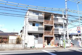 スリーカントリーの外観画像