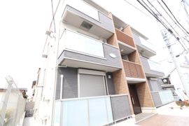 スリーカントリーの外観画像