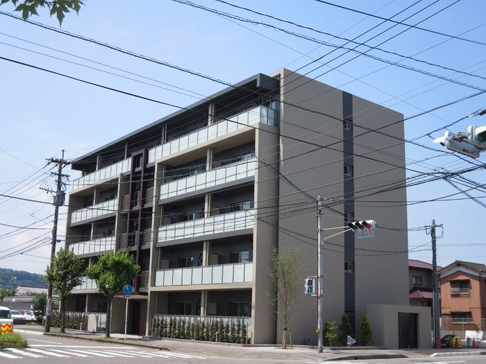 高城駅より徒歩19分 築8年7ヶ月 5階建の賃貸物件