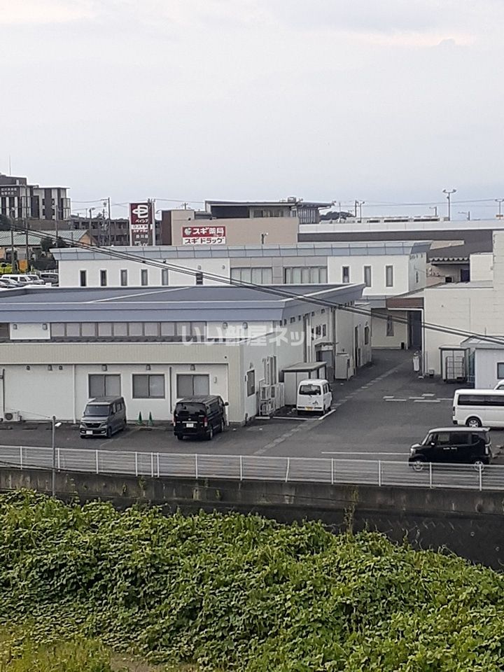 近くに施設あり