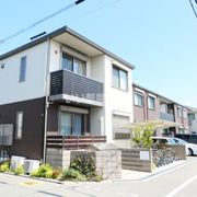 トマ・ブルームの外観画像