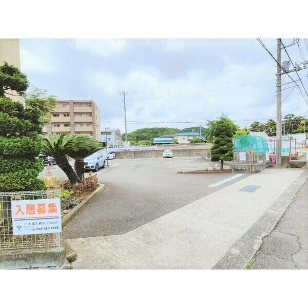 近くに施設あり