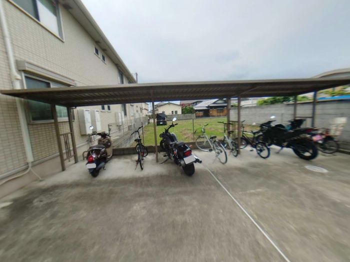 近くに施設あり