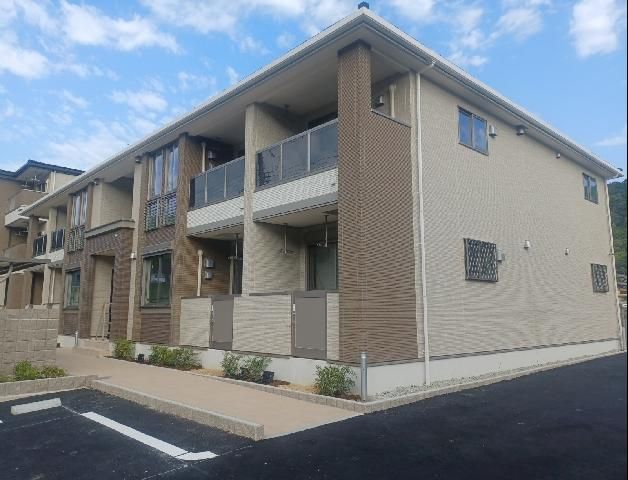 谷上駅より徒歩9分 築3年6ヶ月 2階建の賃貸物件