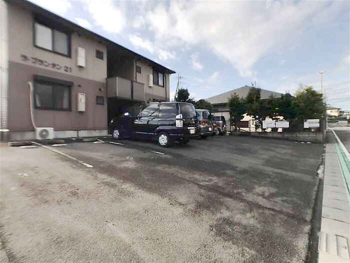 近くに施設あり