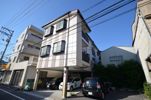 カーメラ冨田の外観