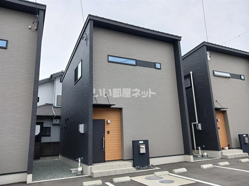 フェイスの賃貸 小黒田町 D棟の外観画像