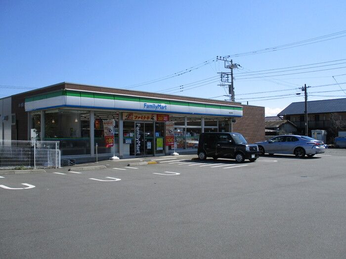 近くに施設あり