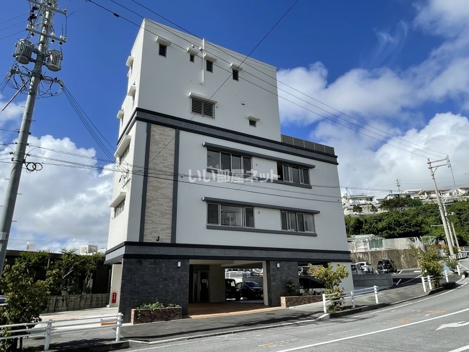 健食沖縄豊見城ビルの外観画像