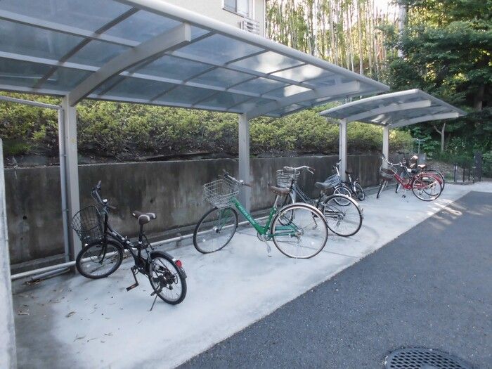 近くに施設あり