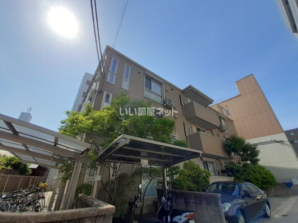 OKAZEN西駅前の外観画像