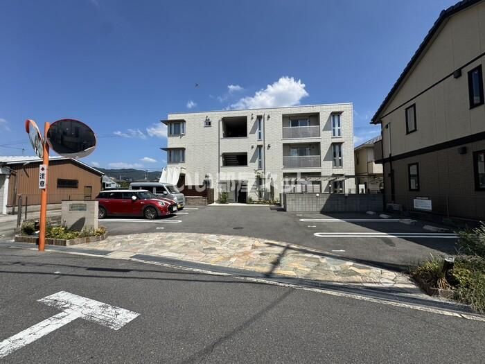 近くに施設あり