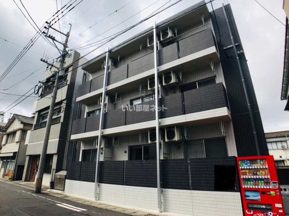 二中通駅より徒歩4分 築7年1ヶ月 3階建の賃貸物件