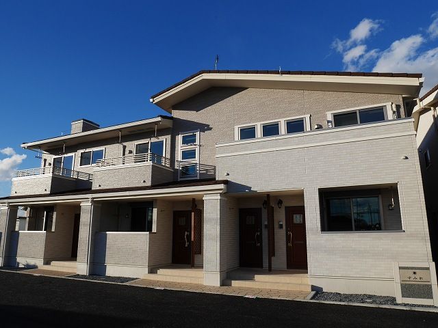 北藤岡駅より徒歩11分 築9年1ヶ月 2階建の賃貸物件