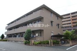 ロイヤルブルー B棟の外観画像