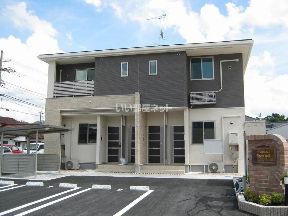 久世駅より徒歩13分 築13年7ヶ月 2階建の賃貸物件