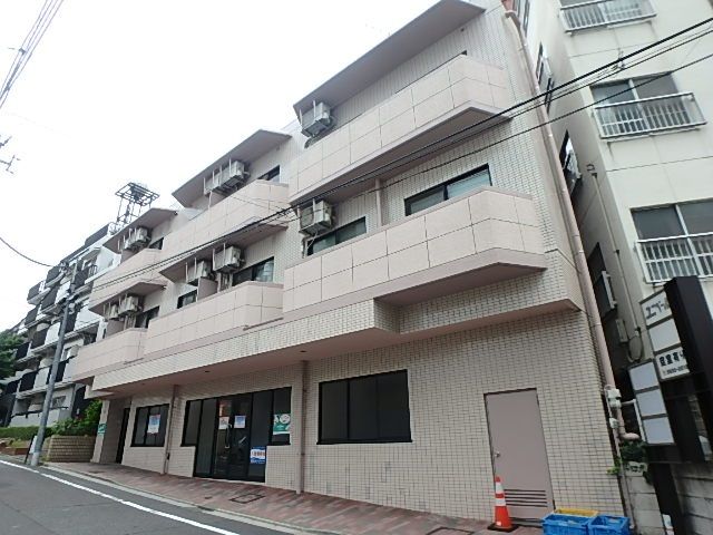 ユニベールの外観画像
