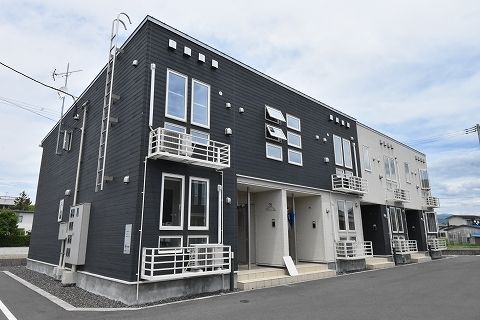 喜多方駅より徒歩13分 築10年11ヶ月 2階建の賃貸物件