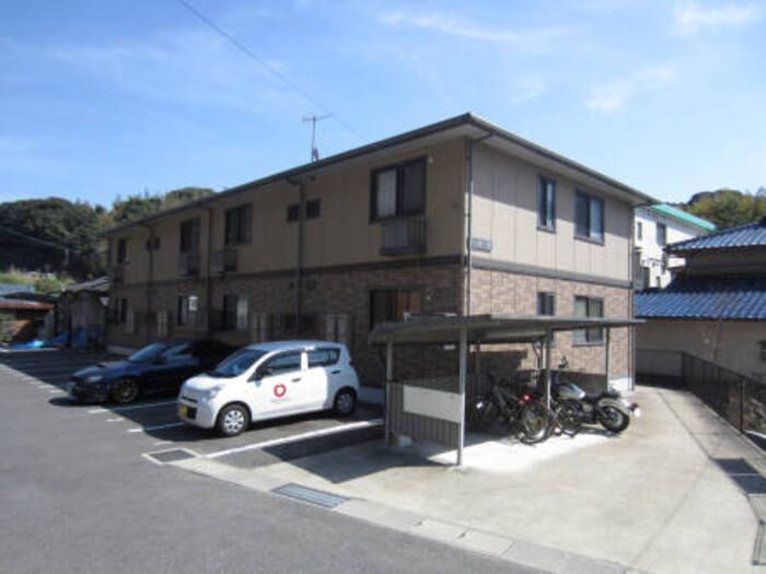 佐世保中央駅より徒歩6分 築21年4ヶ月 2階建の賃貸物件