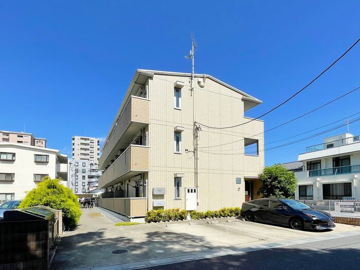 エスト・レザンの外観画像