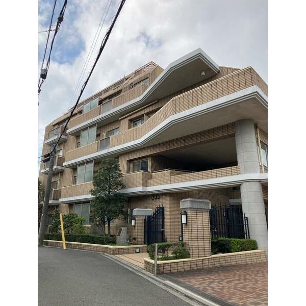 ルイシャトレ武蔵小金井の外観画像