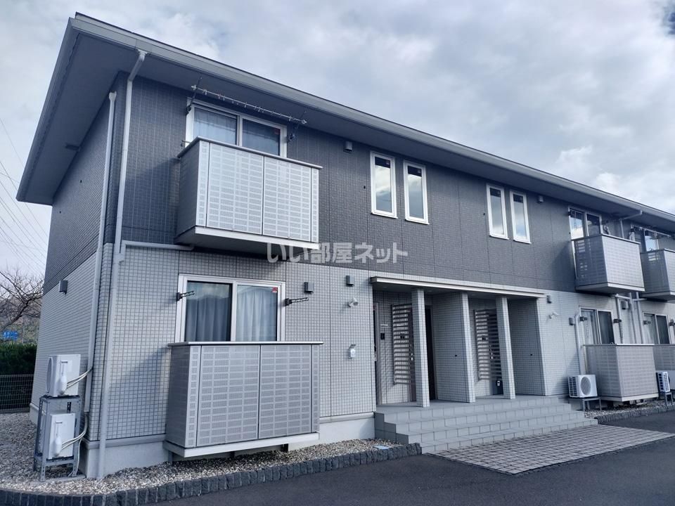 美浜駅よりバス3分 徒歩2分 築7年10ヶ月 2階建の賃貸物件