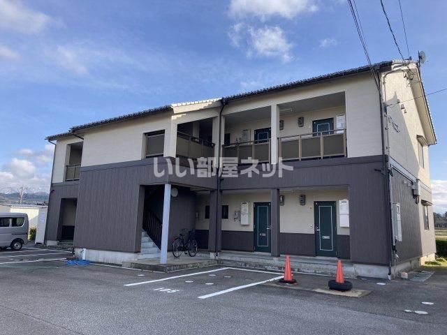 西魚津駅より徒歩13分 築27年10ヶ月 2階建の賃貸物件
