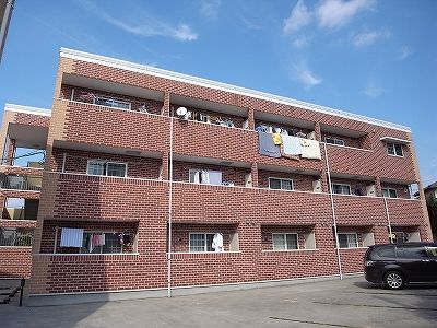 ヨーロピアンシャレー清水万石 参番館の外観画像