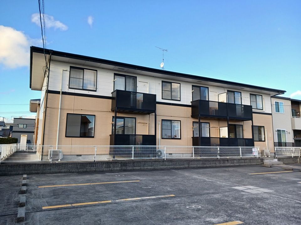 いわき駅よりバス12分 徒歩3分 築27年8ヶ月 2階建の賃貸物件